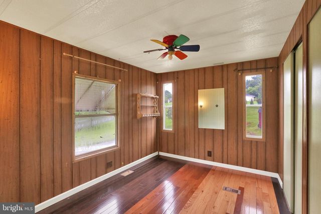 828 SPRING CITY RD, Phoenixville, PA 19460