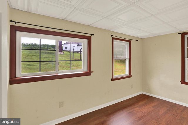 828 SPRING CITY RD, Phoenixville, PA 19460