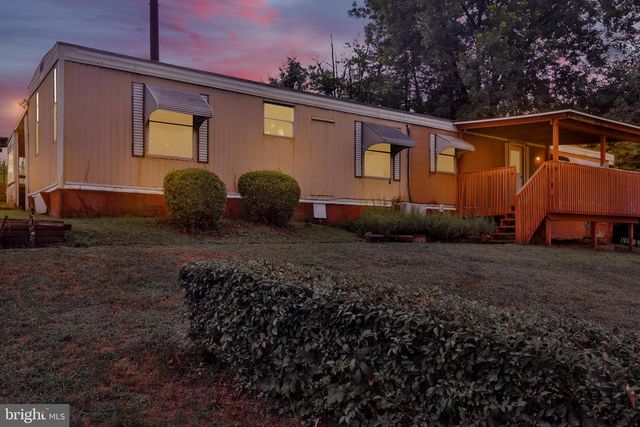 828 SPRING CITY RD, Phoenixville, PA 19460