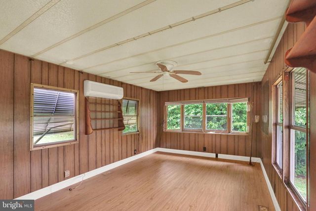 828 SPRING CITY RD, Phoenixville, PA 19460