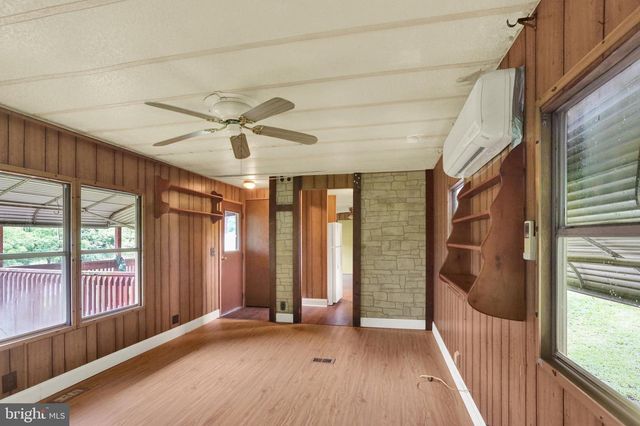 828 SPRING CITY RD, Phoenixville, PA 19460