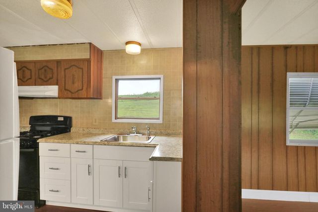 828 SPRING CITY RD, Phoenixville, PA 19460