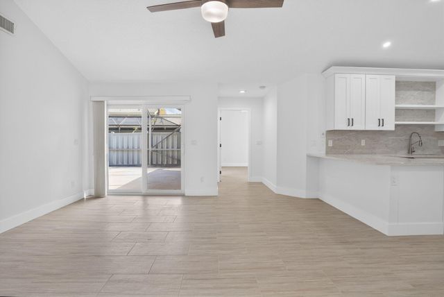 5230 Woodruff Lane, Palm Beach Gardens, FL 33418