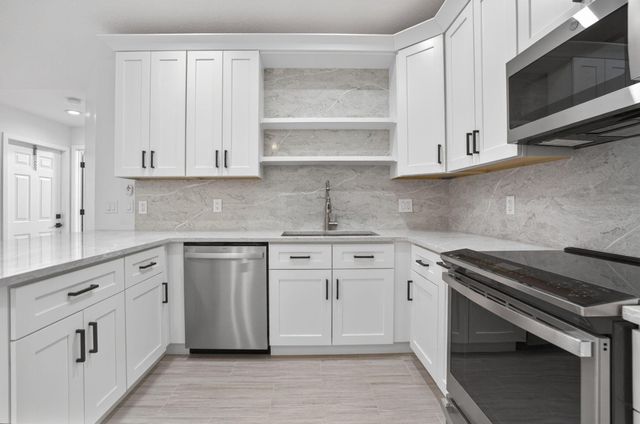 5230 Woodruff Lane, Palm Beach Gardens, FL 33418