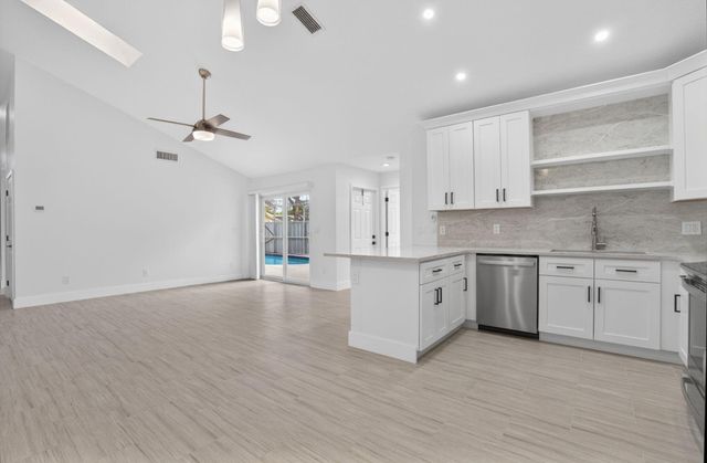 5230 Woodruff Lane, Palm Beach Gardens, FL 33418