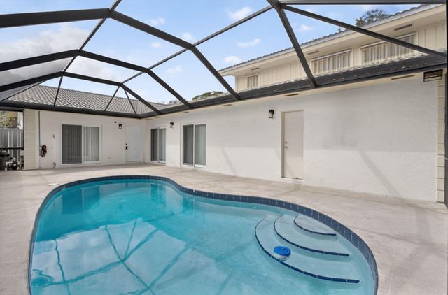 5230 Woodruff Lane, Palm Beach Gardens, FL 33418