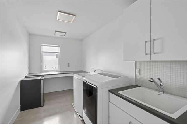 1106 S 100th Street, West Des Moines, IA 50266