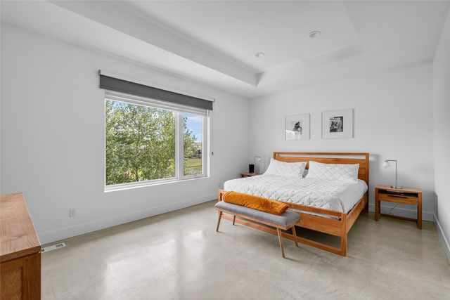 1106 S 100th Street, West Des Moines, IA 50266