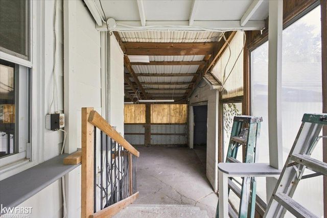40 W Colgate Avenue, Pontiac, MI 48340