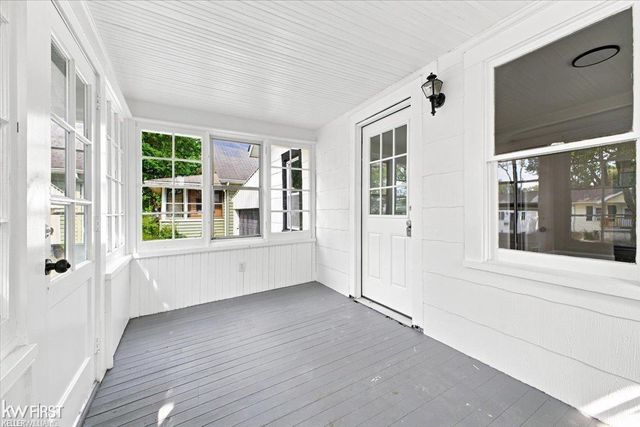 40 W Colgate Avenue, Pontiac, MI 48340