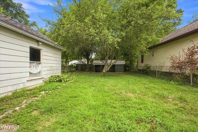 40 W Colgate Avenue, Pontiac, MI 48340