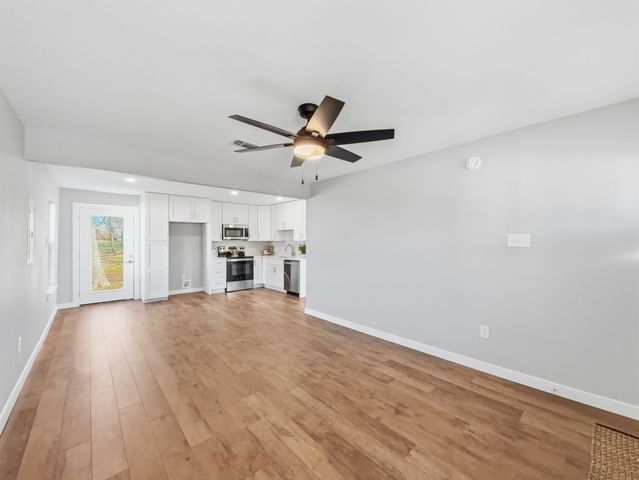 104 Clark Street, Whitesboro, TX 76273