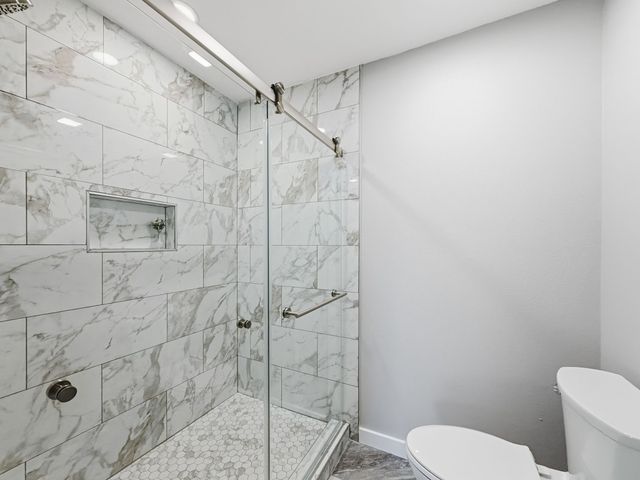 104 Clark Street, Whitesboro, TX 76273