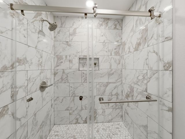 104 Clark Street, Whitesboro, TX 76273