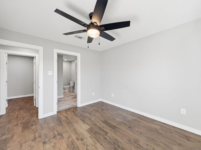 104 Clark Street, Whitesboro, TX 76273