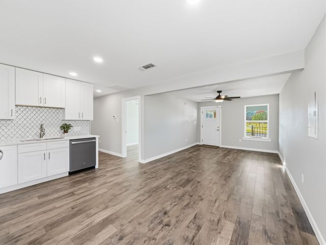 104 Clark Street, Whitesboro, TX 76273