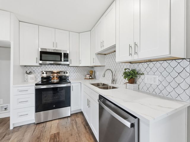 104 Clark Street, Whitesboro, TX 76273