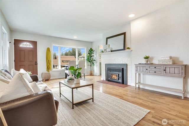 341 Del Monte Avenue, Fircrest, WA 98466