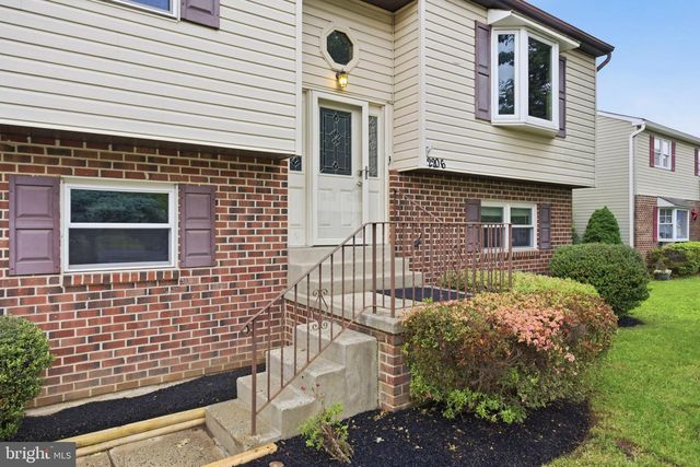 2206 BRIARCLIFF AVE, Upper Chichester, PA 19061