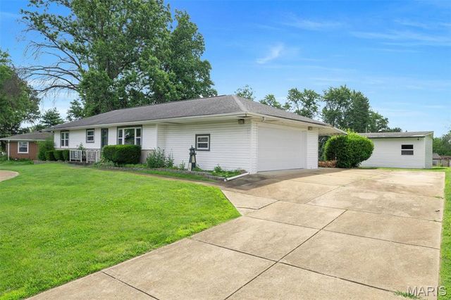 4124 Green Park Road, St Louis, MO 63125