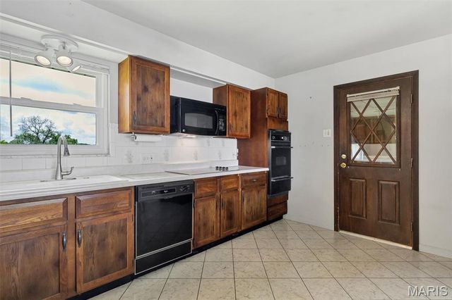 4124 Green Park Road, St Louis, MO 63125