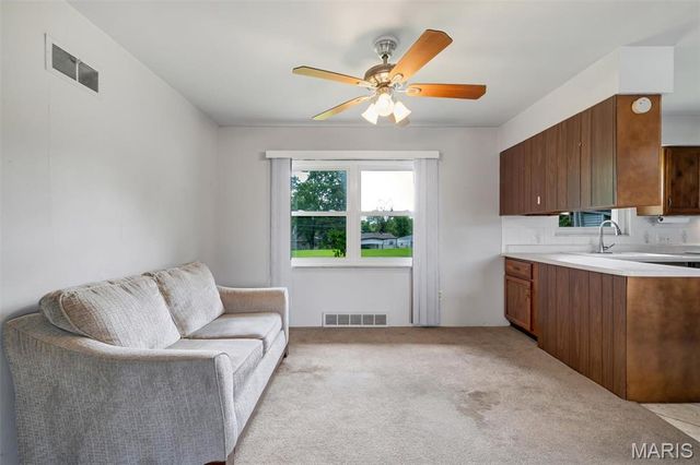4124 Green Park Road, St Louis, MO 63125