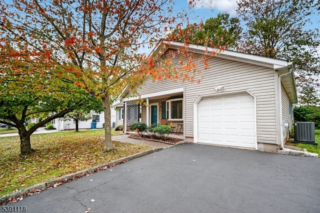 68 Dunedain St, Hillsborough Twp., NJ 08844