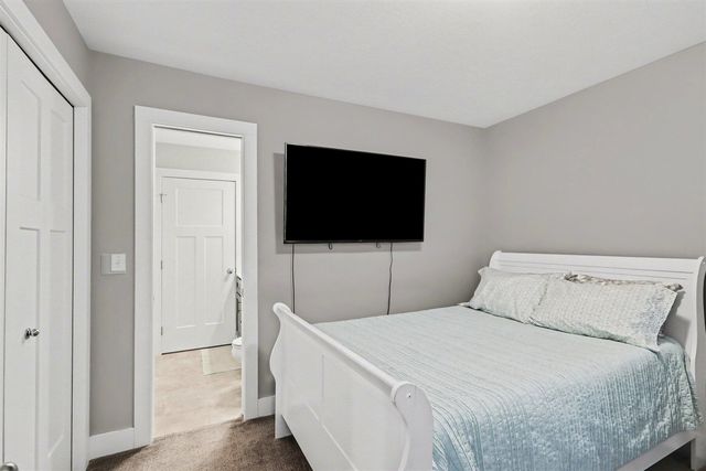 1369 S Village Circle, Kalamazoo, MI 49009
