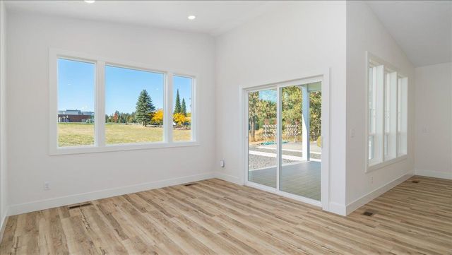 16785 N Wellington Rd, Colbert, WA 99005