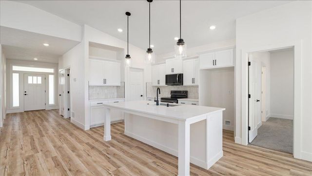 16785 N Wellington Rd, Colbert, WA 99005