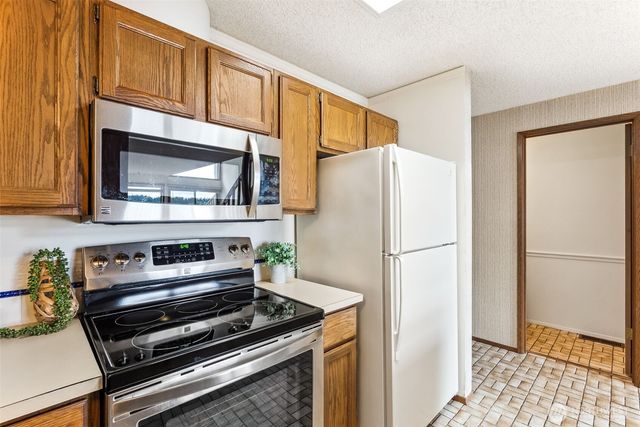 9092 Washington Avenue NW #6, Silverdale, WA 98383