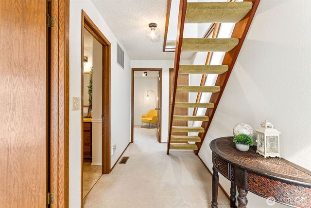 9092 Washington Avenue NW #6, Silverdale, WA 98383