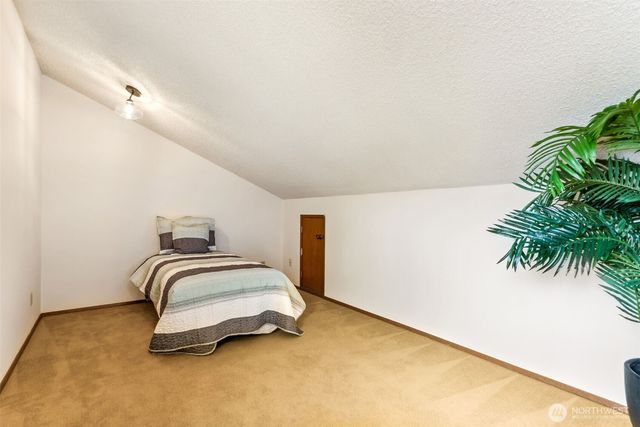 9092 Washington Avenue NW #6, Silverdale, WA 98383