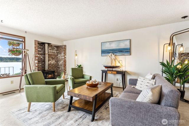 9092 Washington Avenue NW #6, Silverdale, WA 98383