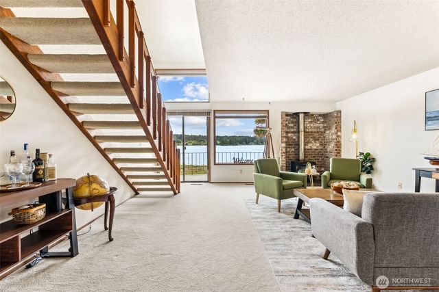 9092 Washington Avenue NW #6, Silverdale, WA 98383