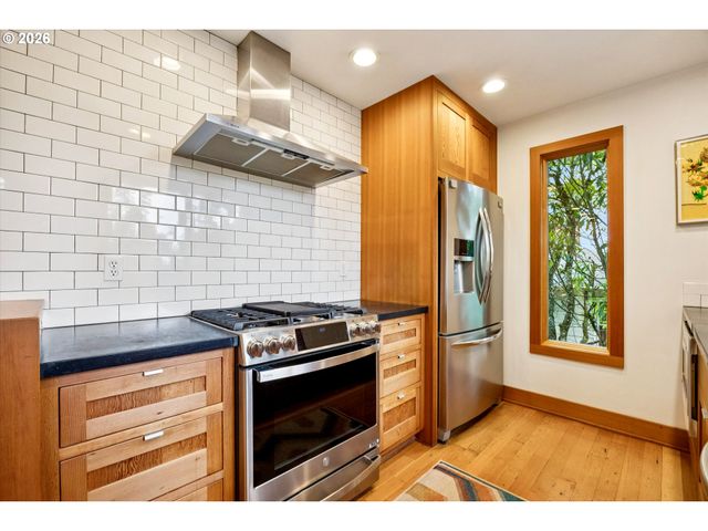 3185 Sw 72nd Ave, Portland, OR 97225