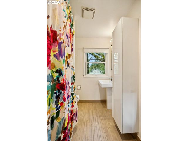 3185 Sw 72nd Ave, Portland, OR 97225