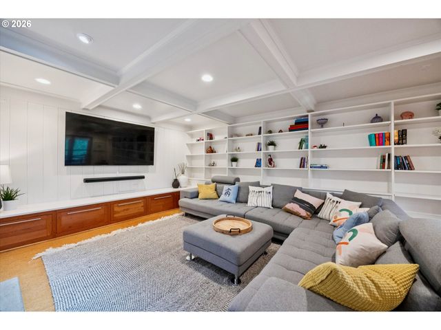 3185 Sw 72nd Ave, Portland, OR 97225