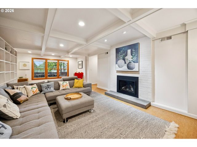 3185 Sw 72nd Ave, Portland, OR 97225