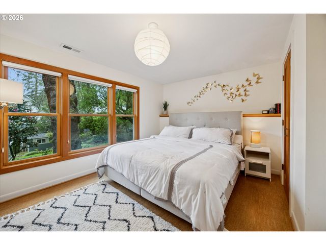 3185 Sw 72nd Ave, Portland, OR 97225