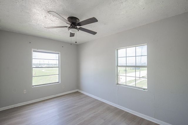 126 W 6th Street, Freeport, TX 77541