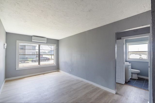 126 W 6th Street, Freeport, TX 77541