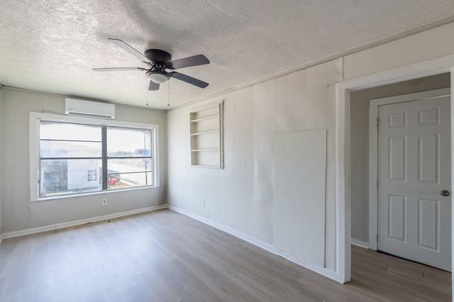 126 W 6th Street, Freeport, TX 77541