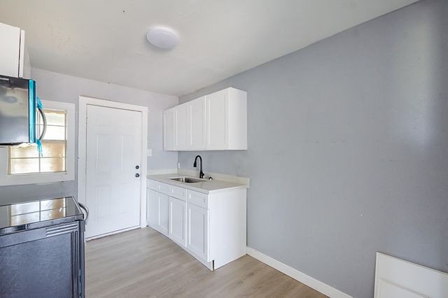 126 W 6th Street, Freeport, TX 77541