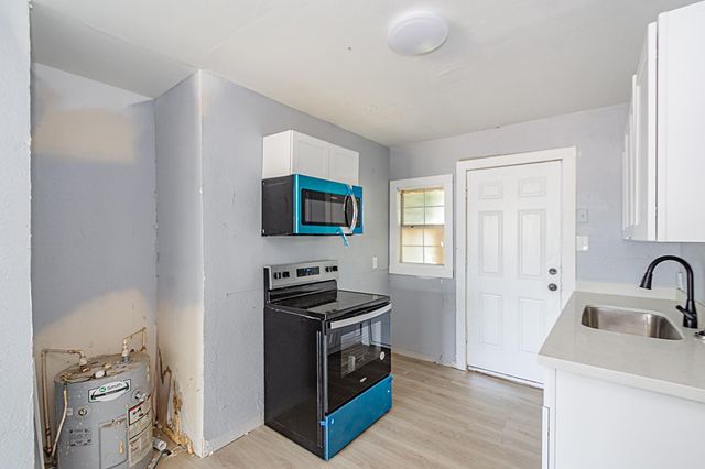 126 W 6th Street, Freeport, TX 77541
