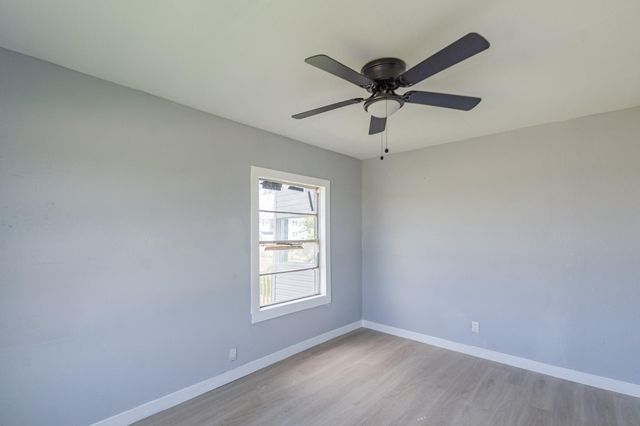 126 W 6th Street, Freeport, TX 77541