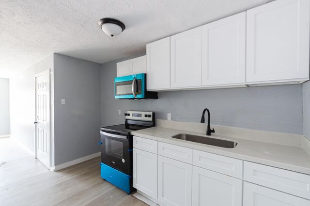 126 W 6th Street, Freeport, TX 77541