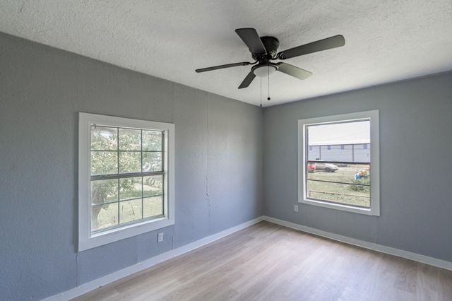 126 W 6th Street, Freeport, TX 77541