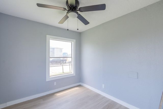 126 W 6th Street, Freeport, TX 77541