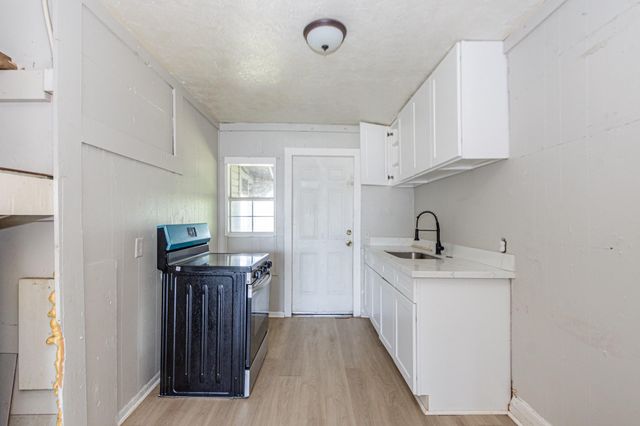 126 W 6th Street, Freeport, TX 77541